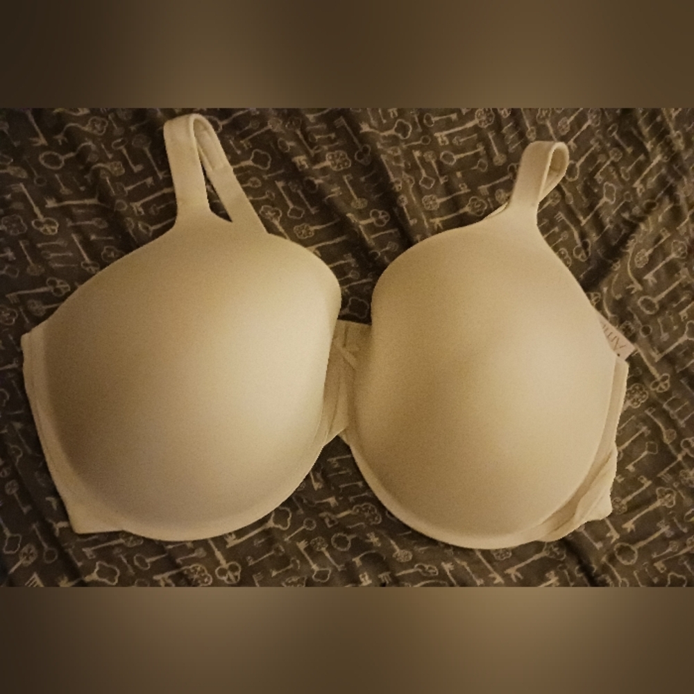 Smooth Cup White Bra Sz 42G Nwt